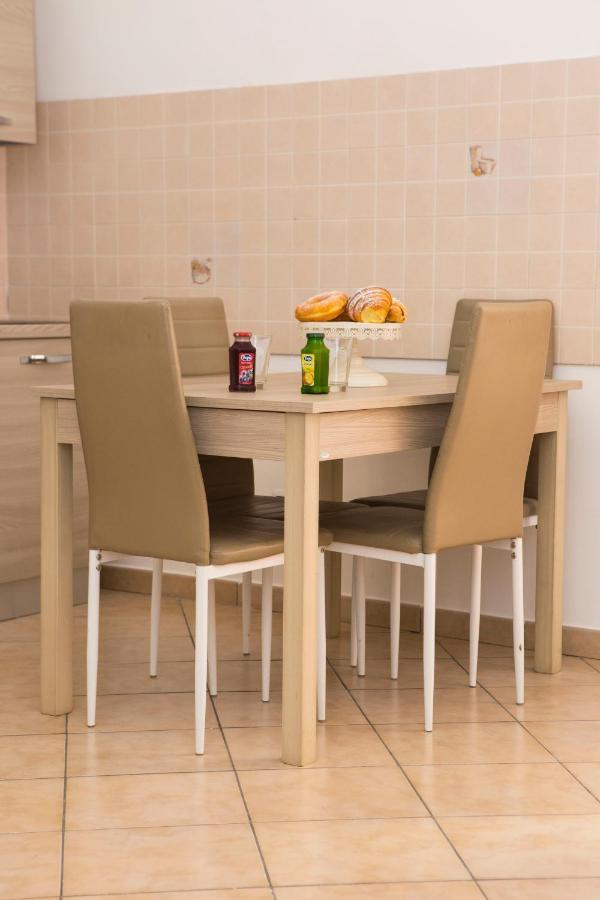 Airport House Apartman Nápoly Kültér fotó